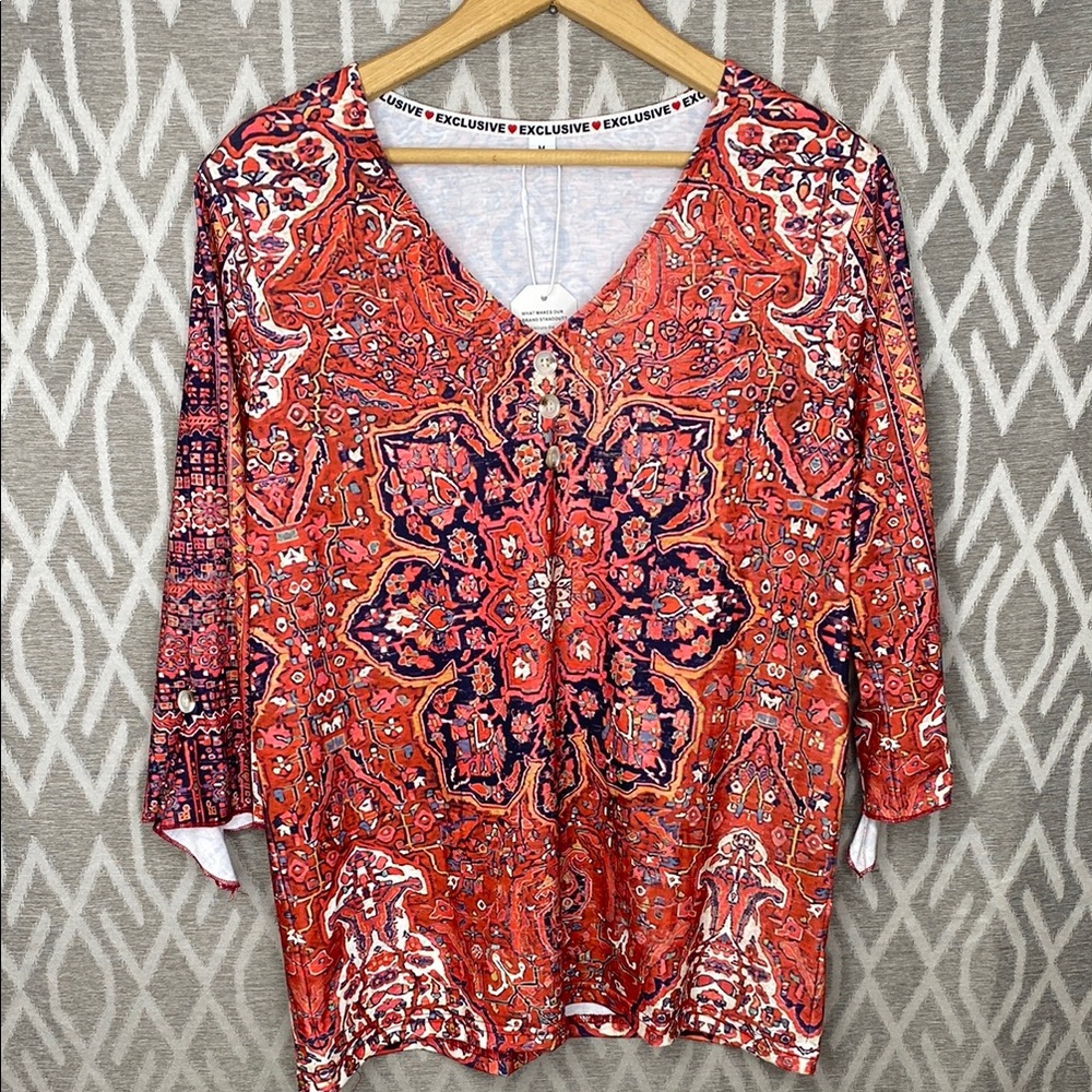Red and White 3/4 Sleeve Blouse with Paisley Design Size: Medium